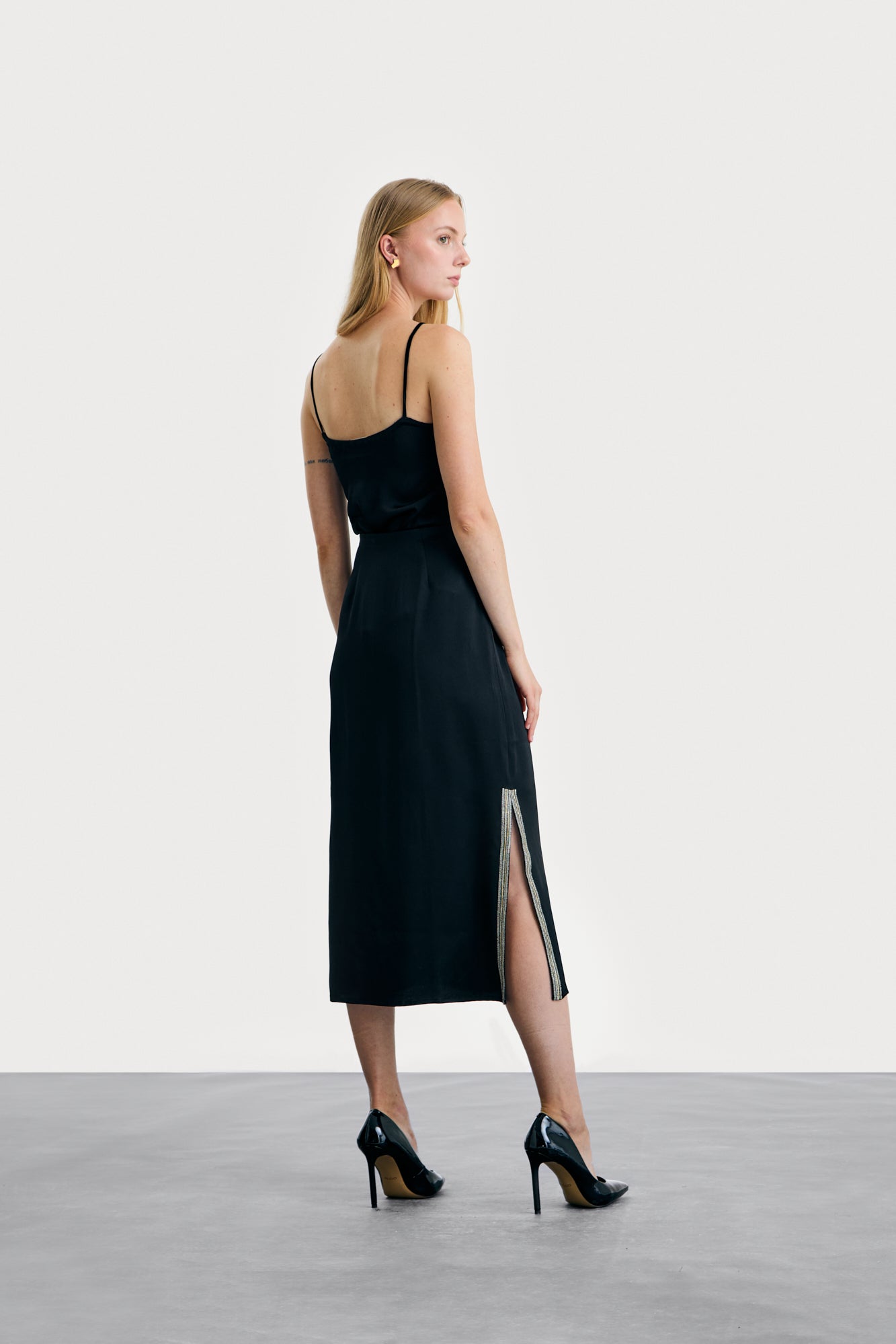 Black Lynn Slip Top